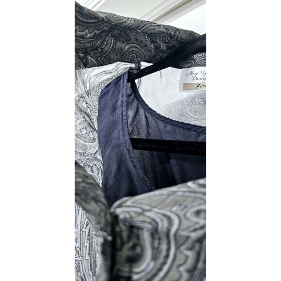 NEW YORK CITY DESIGN CO. Petite 100% Silk Gray Lined Button-Up Women Shirt (PM) - Picture 4 of 6